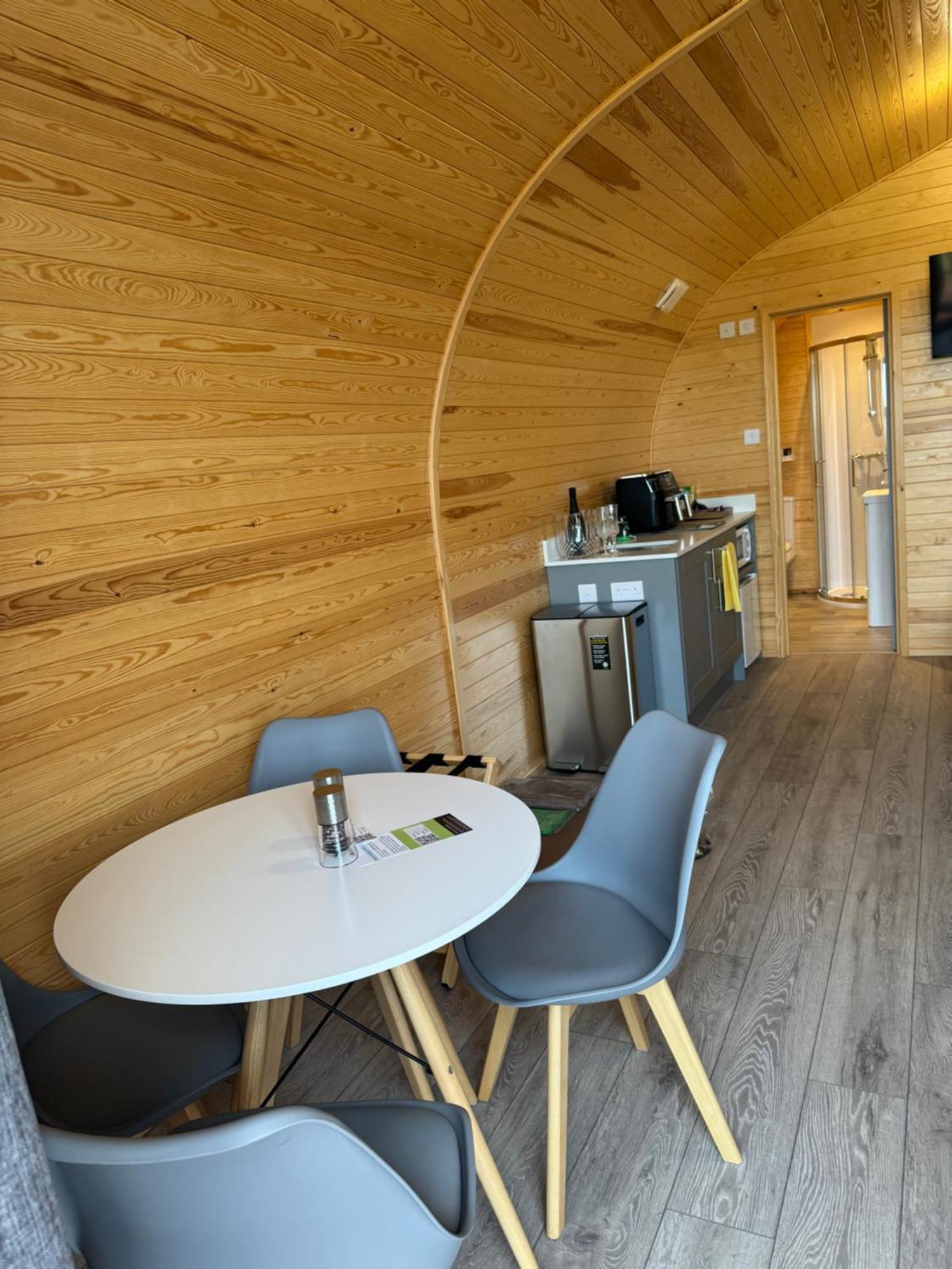 Готель Ffrith Beach Glamping With Hot Tub Престатін Екстер'єр фото