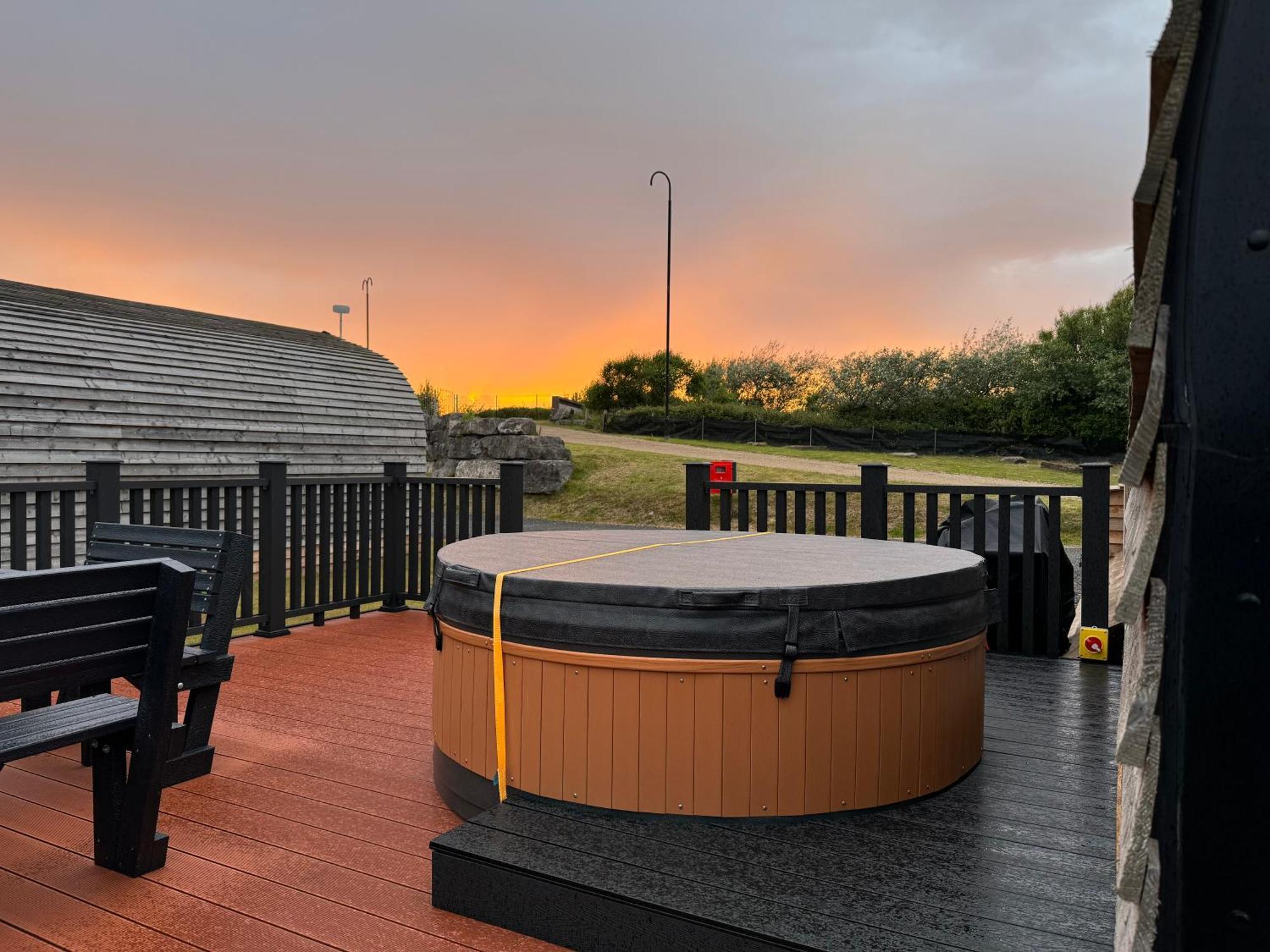 Готель Ffrith Beach Glamping With Hot Tub Престатін Екстер'єр фото