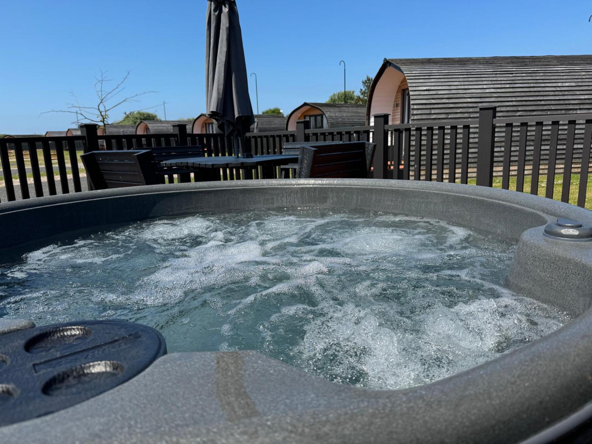 Готель Ffrith Beach Glamping With Hot Tub Престатін Екстер'єр фото